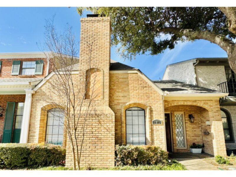 7076 Regalview Cir in Dallas, TX - Building Photo