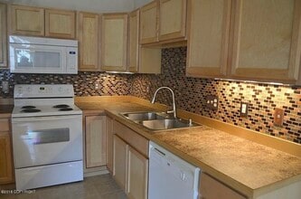 5775 Sapphire Loop in Anchorage, AK - Building Photo - Building Photo