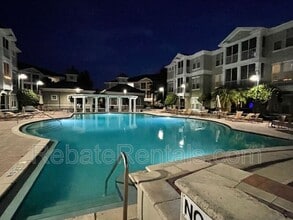 8290 Gate Pkwy W in Jacksonville, FL - Building Photo - Building Photo