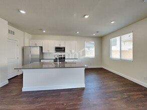 8808 Carmine Cob Ave in Las Vegas, NV - Building Photo - Building Photo