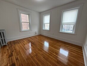 116 Warren St, Unit 4 in Boston, MA - Building Photo - Building Photo