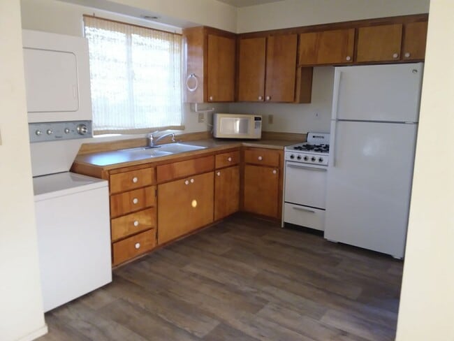 882 Olive St in Arroyo Grande, CA - Building Photo - Building Photo