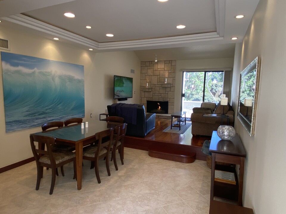 5146 Dorado Dr, Unit 202-Fully Furnished in Huntington Beach, CA - Building Photo