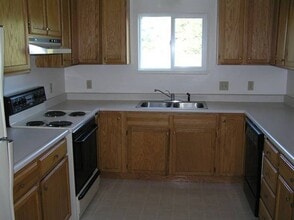 94791 Brunswick Ln in North Bend, OR - Building Photo - Building Photo