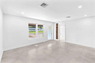 4640 SW 25th Terrace in Fort Lauderdale, FL - Building Photo - Building Photo