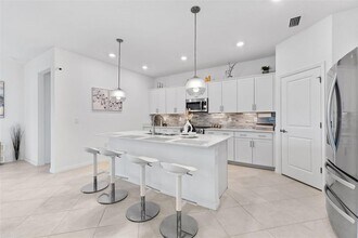 10868 Sun Drop St in Venice, FL - Building Photo - Building Photo