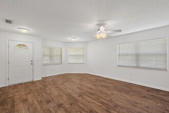 1401 Wood Duck Ln in Fruitland Park, FL - Building Photo - Building Photo