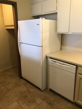 905 NE Rogers Ln in Lawton, OK - Building Photo - Building Photo
