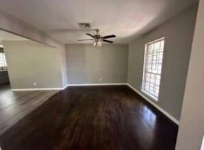 13806 Hollypark Dr in Houston, TX - Foto de edificio - Building Photo