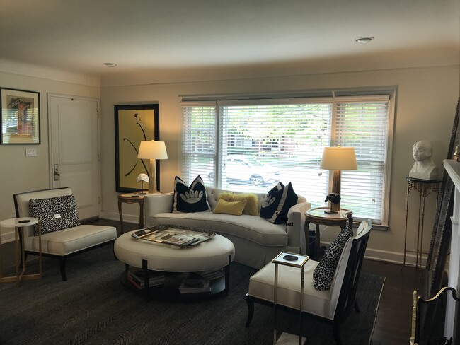 997 Henrietta St, Unit 997 Henrietta St. in Birmingham, MI - Foto de edificio - Building Photo