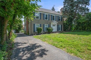3595 Glencairn Rd in Shaker Heights, OH - Building Photo