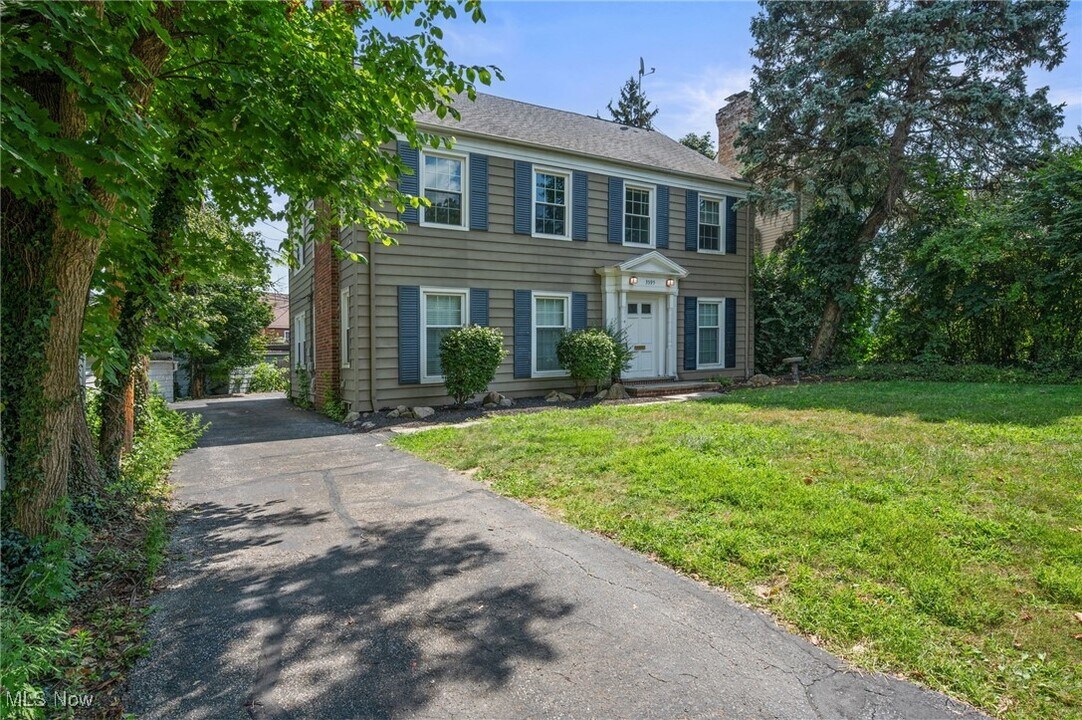 3595 Glencairn Rd in Shaker Heights, OH - Building Photo