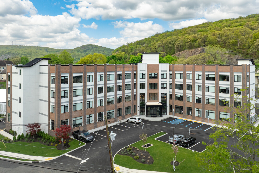 One Five on Washington in Suffern, NY - Building Photo