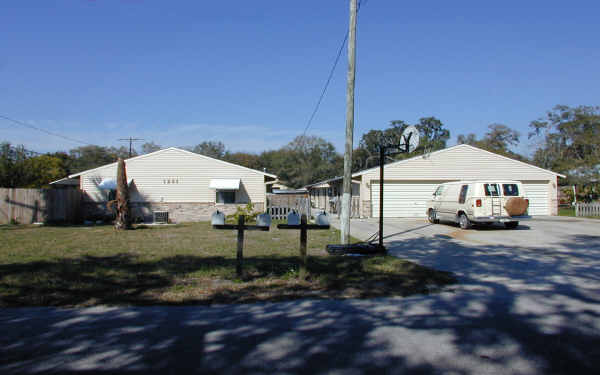 1231 Illinois Ave in Palm Harbor, FL - Building Photo - Building Photo