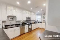 7 Strathmore Rd in Brookline, MA - Foto de edificio - Building Photo