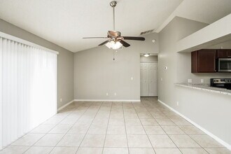 112 Alta Vista Ct in Davenport, FL - Building Photo - Building Photo