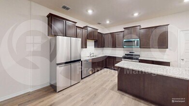 1928 Hellams Ln in Royse City, TX - Building Photo - Building Photo
