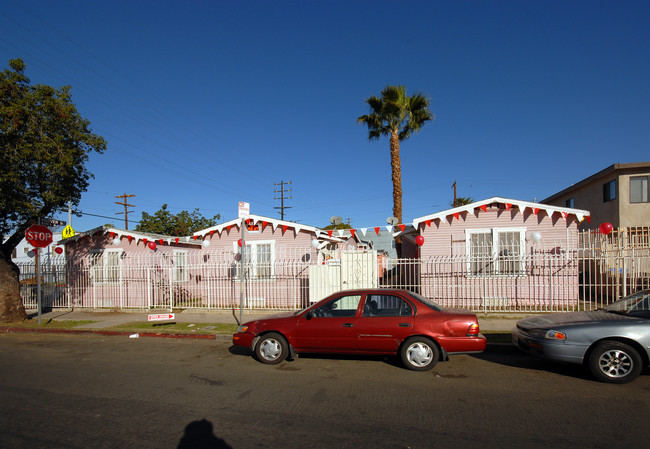 4214 S Hoover St in Los Angeles, CA - Building Photo - Building Photo