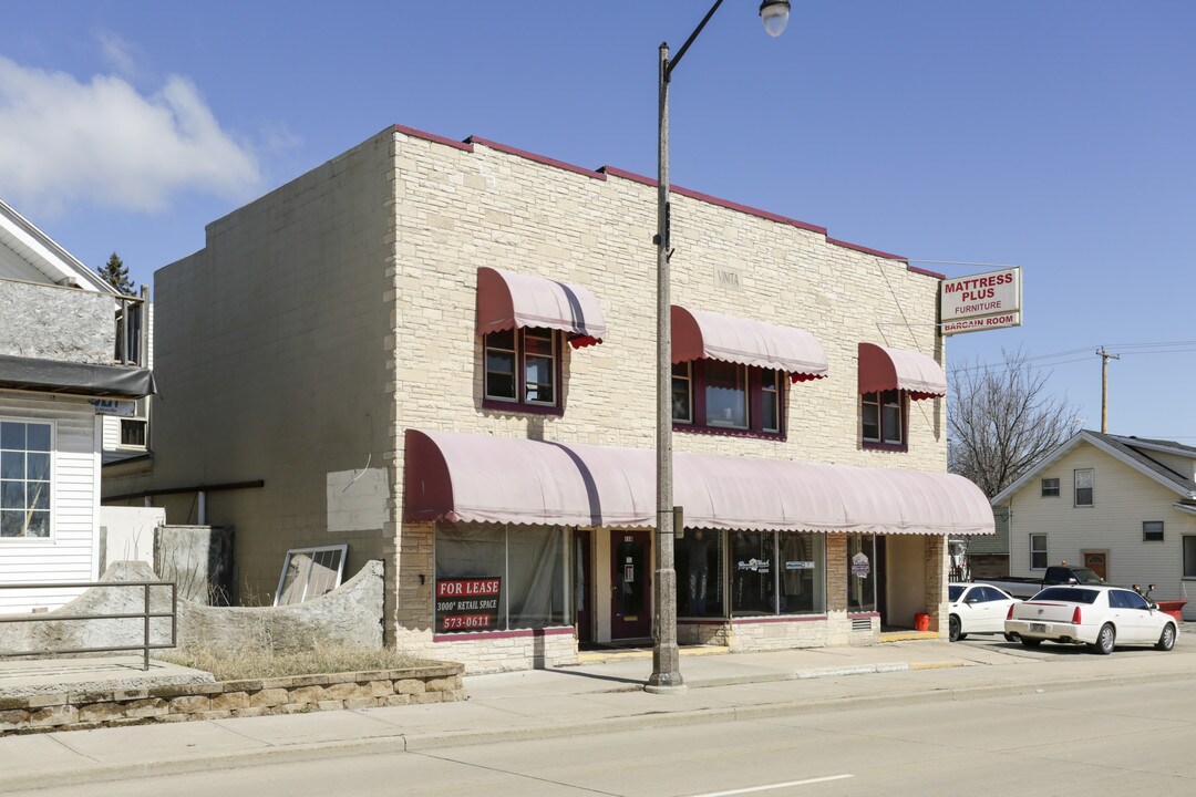 118-128 E Wisconsin Ave in Appleton, WI - Building Photo