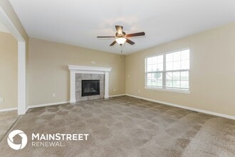 202 Golfview Dr in Pleasant Hill, MO - Building Photo - Building Photo