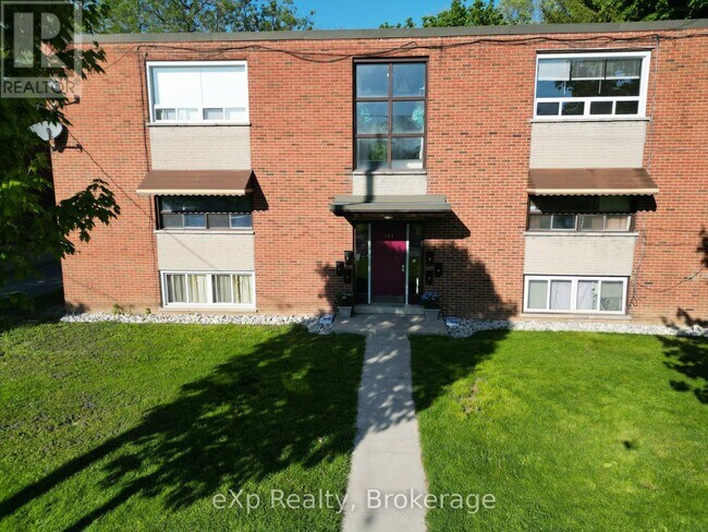 308-308 Kiwanis Park Dr in London, ON - Building Photo - Building Photo