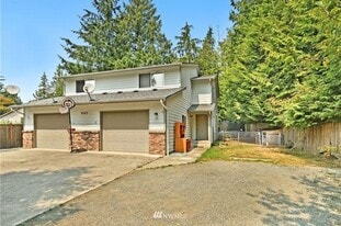 9503 15th St SE in Lake Stevens, WA - Building Photo