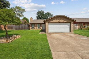 6227 Springwood Dr in Arlington, TX - Building Photo