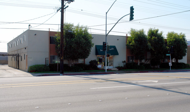 13444-13460 Prairie Ave. in Hawthorne, CA - Foto de edificio - Building Photo