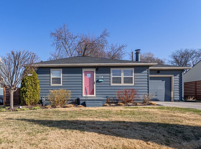 7510 Cass St in Omaha, NE - Building Photo - Building Photo