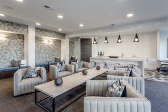 Cyan Southcreek in Overland Park, KS - Foto de edificio - Interior Photo