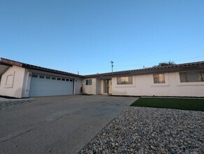 3334 Fair Oaks Dr in Santa Maria, CA - Building Photo - Building Photo