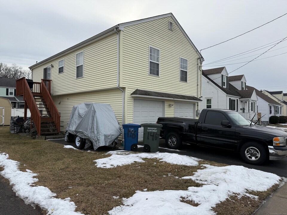 146 Ohio Ave in Bridgeport, CT - Foto de edificio