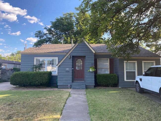 3315 25th St in Lubbock, TX - Foto de edificio - Building Photo