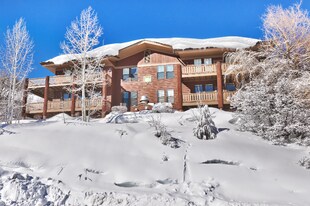 8371 Meadowview Dr in Park City, UT - Building Photo