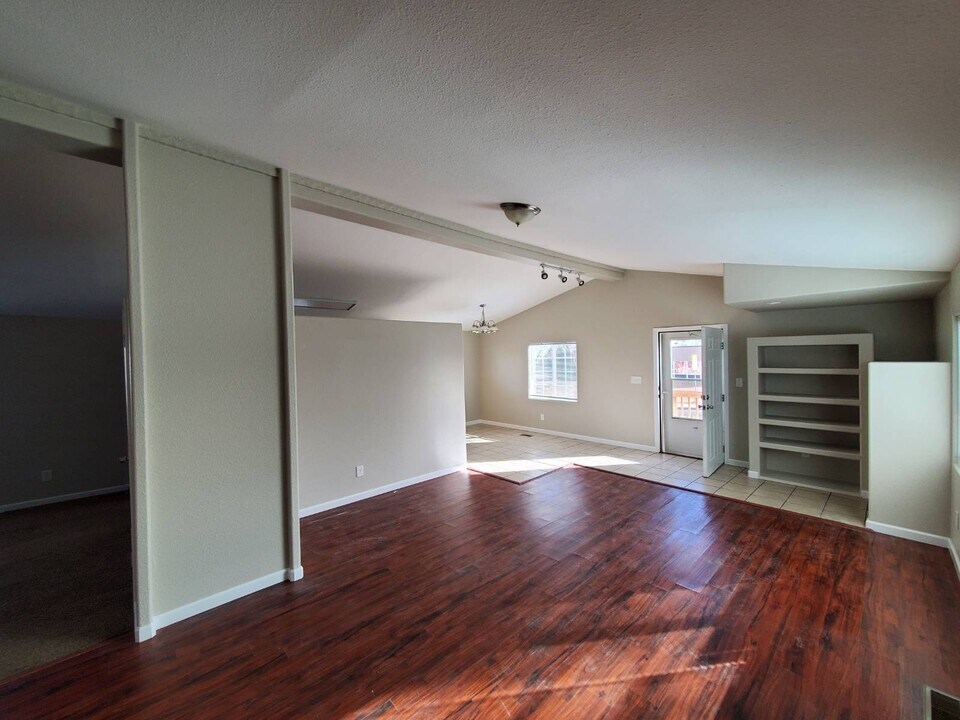 2205 W 90th Ave in Federal Heights, CO - Building Photo