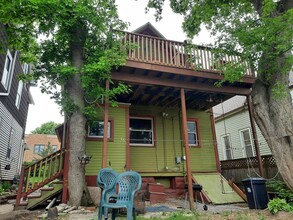 220 E Smith St, Unit Furnished room for rent in Milwaukee, WI - Building Photo - Building Photo