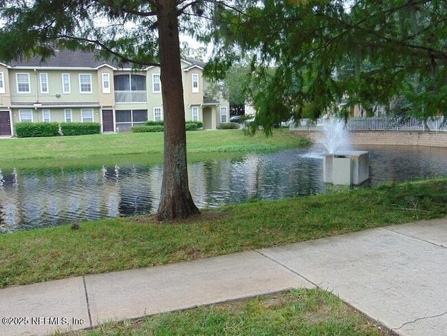 10075 Gate Pkwy N, Unit 1208 in Jacksonville, FL - Foto de edificio - Building Photo