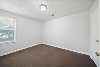 2423 Lucas St photo'