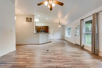 106 S 3rd Ave in Mansfield, TX - Building Photo - Building Photo