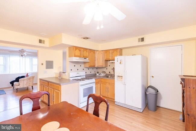 187 Evergreen Rd in Edison, NJ - Building Photo - Building Photo