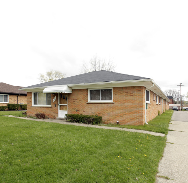 Devon Apartments in Royal Oak, MI - Building Photo - Building Photo