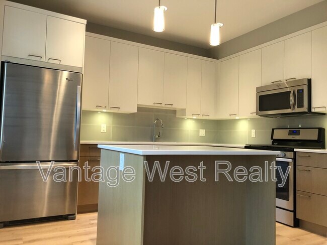 12925 Lake Hill Dr in Lake Country, BC - Building Photo - Building Photo