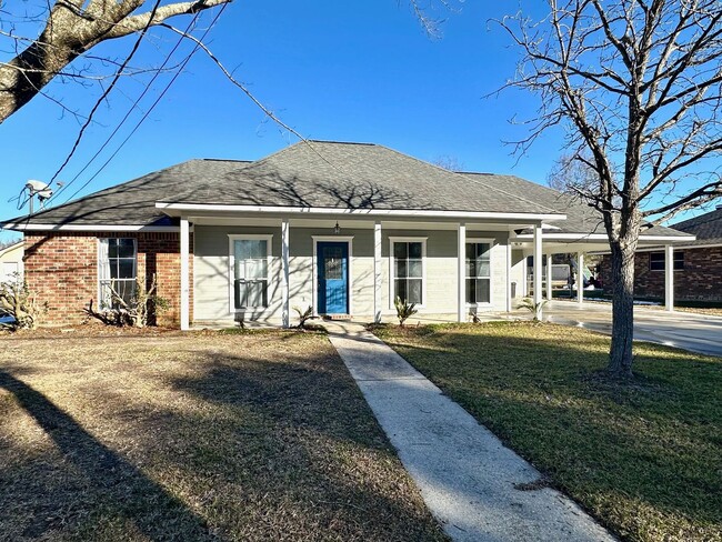1428 S Vista Ave in Gonzales, LA - Building Photo - Building Photo