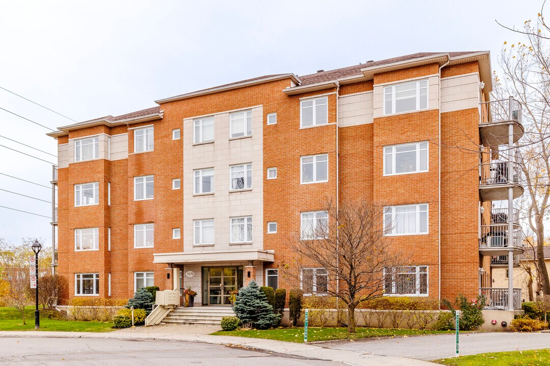 7575 Westover Ch in Montréal, QC - Building Photo
