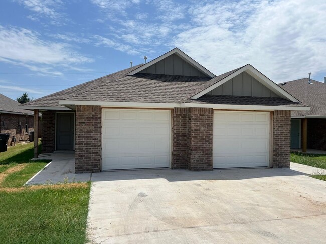property at 1418 SW Texas Ave