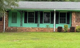 2935 Heather Dr in East Point, GA - Building Photo