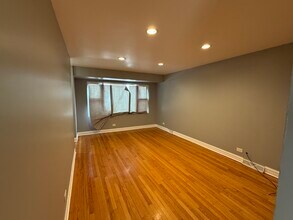 9710 S Chappel Ave in Chicago, IL - Building Photo - Building Photo