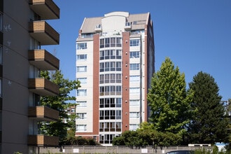 Connaught Place in Vancouver, BC - Building Photo - Building Photo