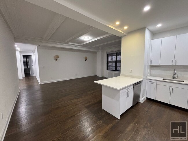 property at 200 W 58th St