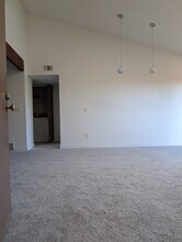 427 Wright St, Unit 306 in Lakewood, CO - Building Photo - Building Photo